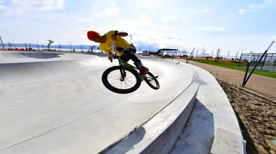 پارک اسکیت ازمیر محدودیتهای زیرساختی منطقه به دقت مورد مطالعه قرار گرفته است